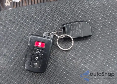 2018 Toyota Rav4 Xle z USA, uszkodzony, nr VIN JTMRFREV7JJ187618